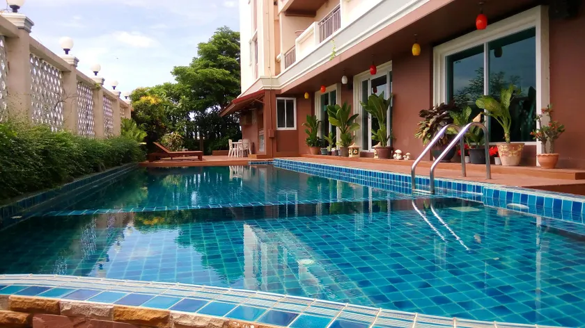 Convenient Grand Plus Hotel Suvarnabhumi - Image 1