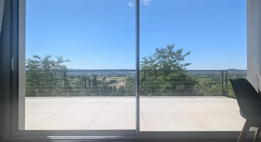 Villa au calme avec vue imprenable - Image 1