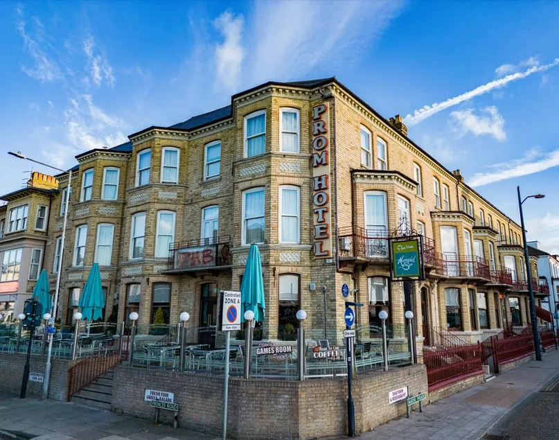 Prom Hotel - Image 1