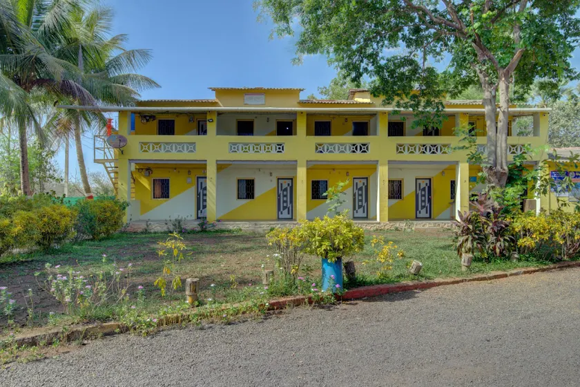 Hotel O Yellow House - Image 1