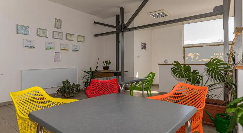 Hostel Ghimbav Airport - Image 1