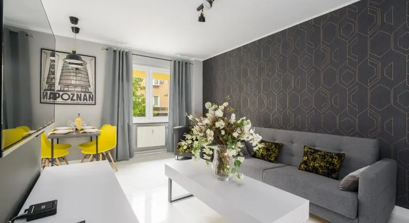 Chociszewskiego Apartment Poznań by Noclegi Renters - Image 1