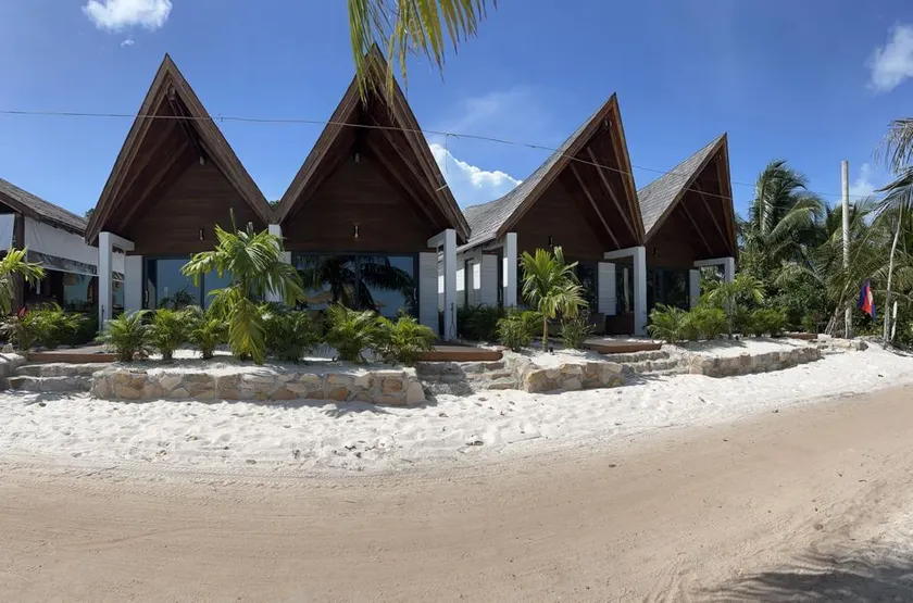 Golden Beach Resort - Image 1