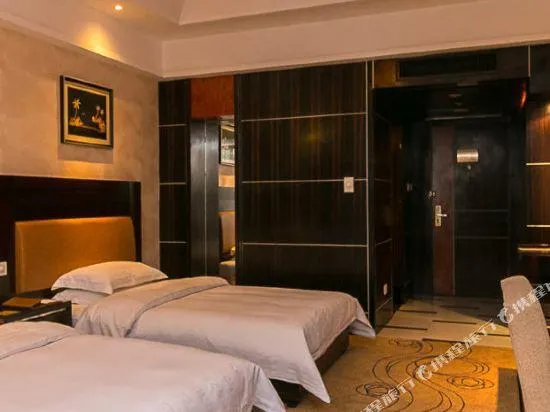 Tianyi Crown Hotel - Image 1
