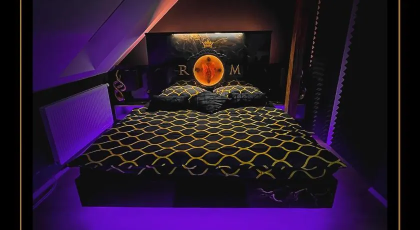 RM Luxury Apartment in Prague • 6 People • Free Parking • Pets - Image 1
