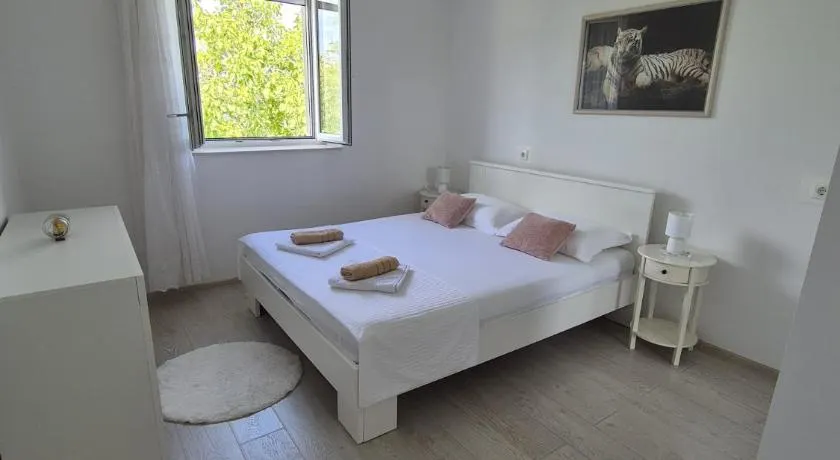 lovely apartment - Image 1