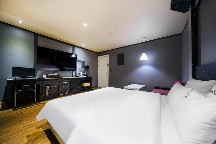 Gwangmyeong (Cheolsan) VALT Hotel - Image 1