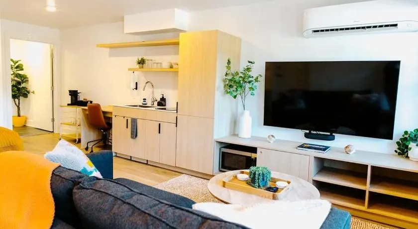 The Vinyl at Music Row - 1 Bedroom Apartment - Image 1