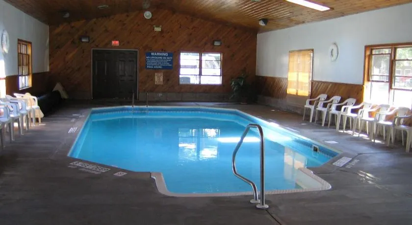 Villager Motel & Glen Manor Estate - Image 1