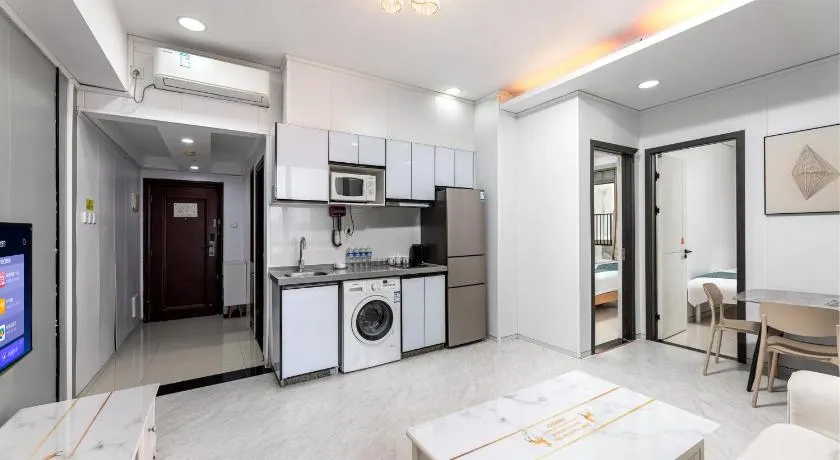 Grand Continental Apartment - Image 1