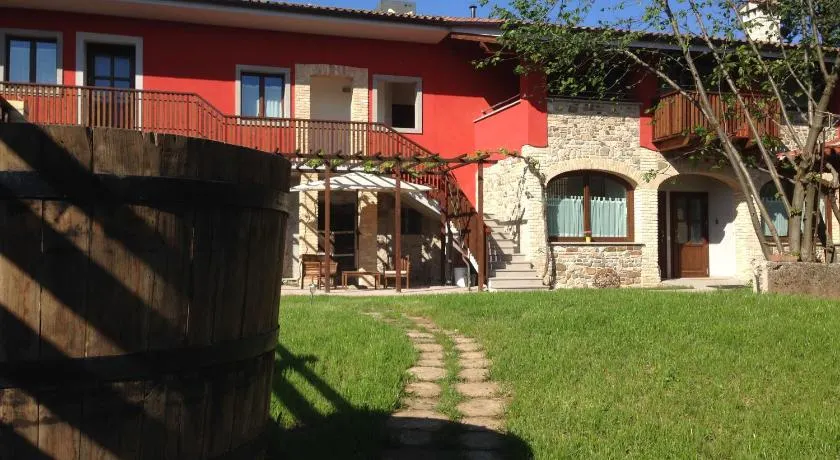 La Valeriana Farm Apartments - Image 1