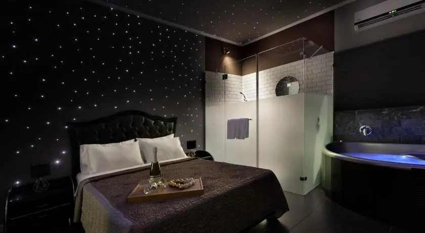 Metro Elegance Suites - Image 1