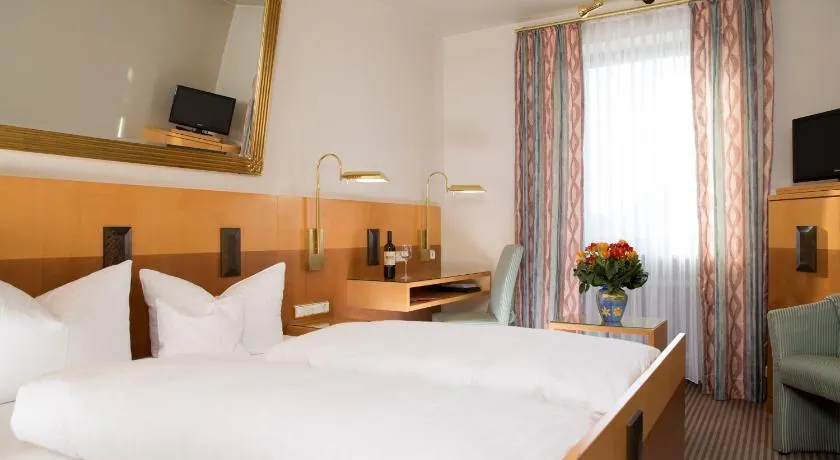 Hotel Dietmayr - Image 1