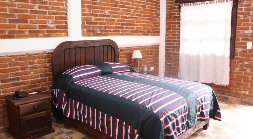 Hotel Campestre El Rinconcito de Chigna - Image 1