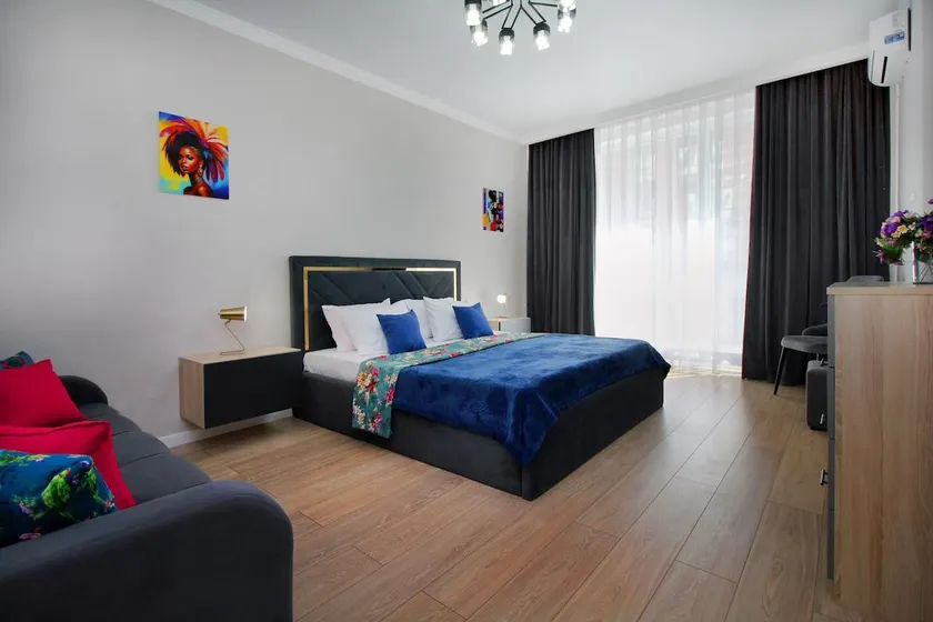 Stylish Apartment - Image 1