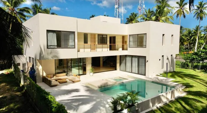 Luxury Family Villa With Pool Near Playa Bonita - Image 1