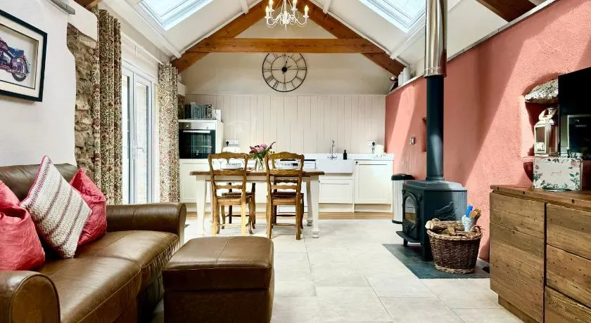 Hideaway Cottages - Greenacres Estates - Image 1