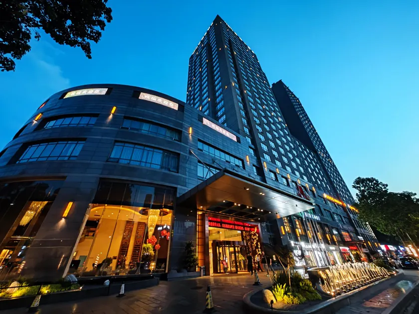 Chongqing Oriental Hotel - Image 1