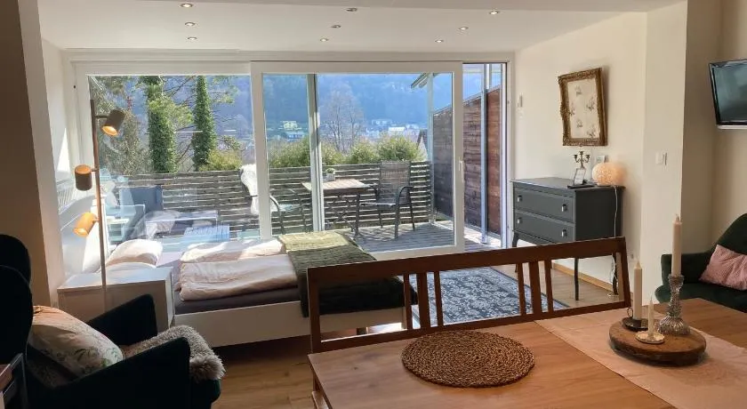 Privatzimmer mit Garten und Terrasse | Gartenblick - Image 1