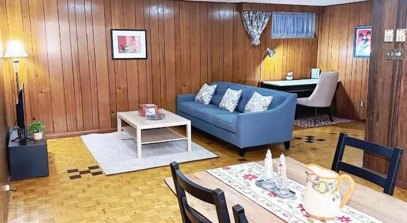 Near Yonge Finch Subway Station spacious two-bedroom suite, Free Parking - Image 1
