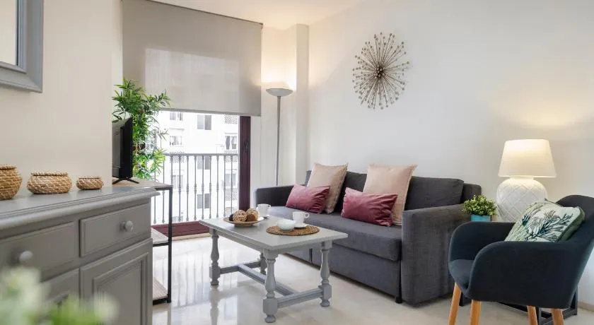 Magno Apartments Santa Justa - Image 1