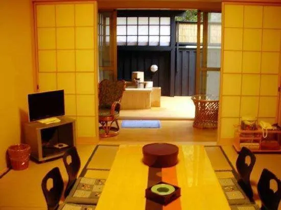 Ainori - Image 1