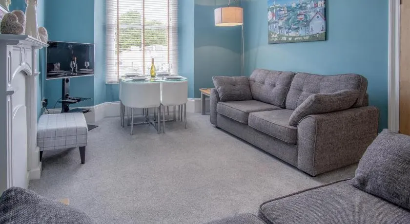 Flint House - 2 Bedroom Apartment - Tenby - Image 1