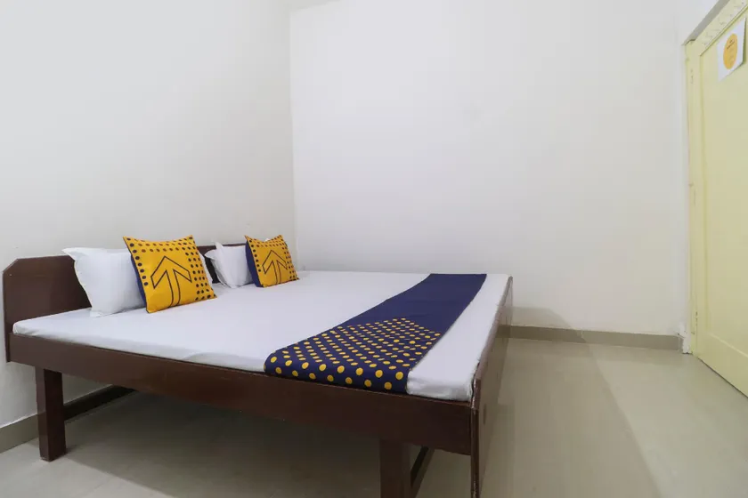 Hotel O MCK Rooms - Image 1