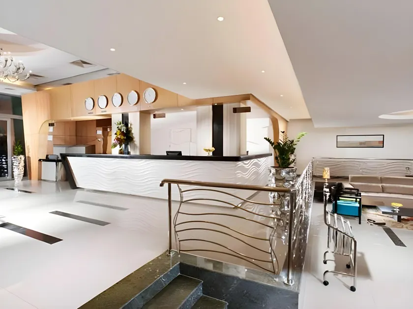 Al Olaya Suites Hotel - Image 1