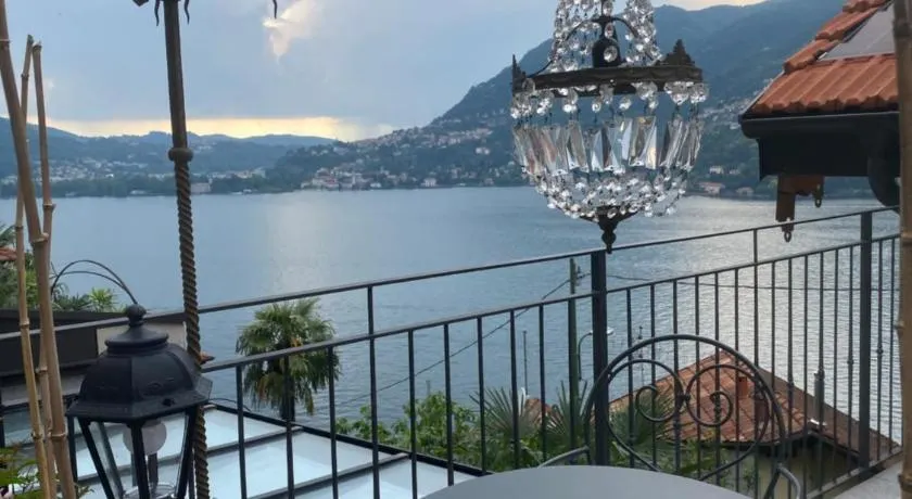 Romantic Room AL RIFUGIO DEI SOGNI terrazza con vista lago mozzafiato - Image 1
