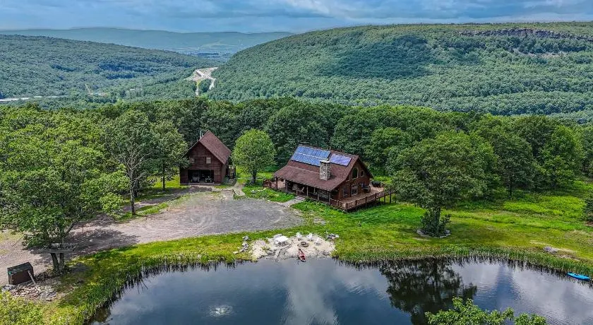 Poconos Family Fun - Ultimate Cabin Retreat! - Image 1