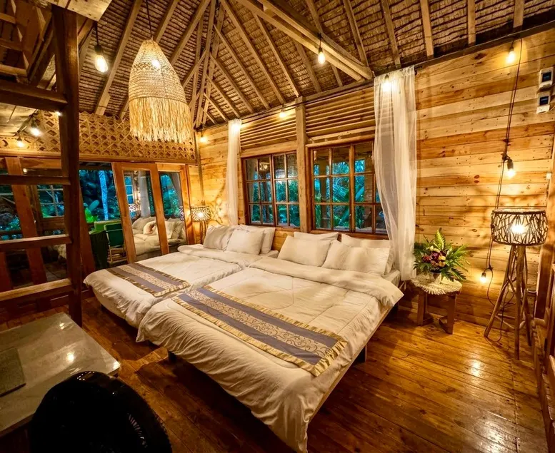 Sundown Farm Stay | Pinewood Villa with Pool - Image 1