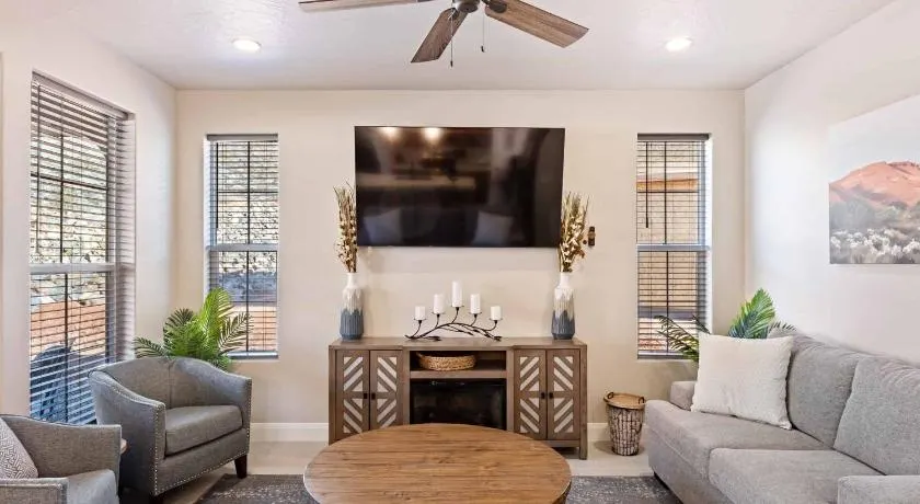 Escondido Cove - Image 1
