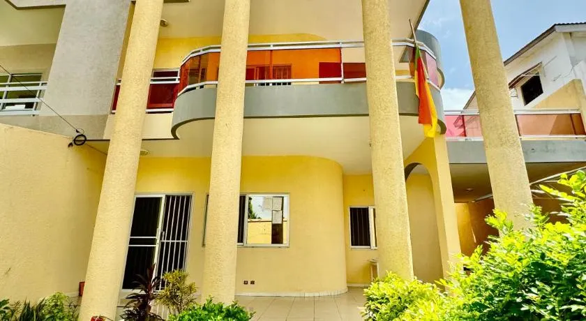 Guesthouse Cocotiers Cotonou - Image 1