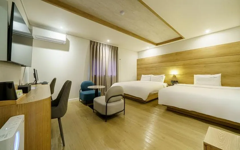Gimhae Samgye Hotel NEXT - Image 1
