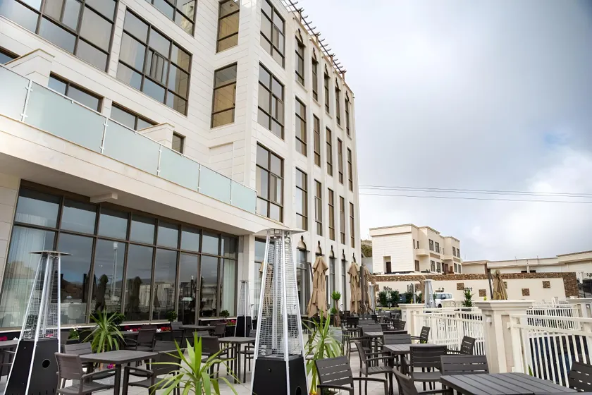 Sarwat Park Hotel - Image 1