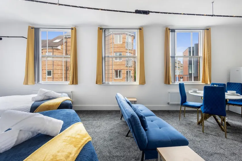 Stylish Studio Retreat in Birmingham City Centre - Image 1