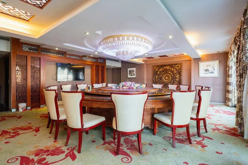 Jinli International Hotel - Image 1