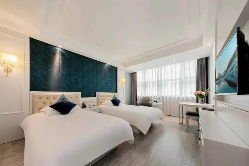 Oriental Charm Business Hotel (Dinghai Ancient City Branch) - Image 1