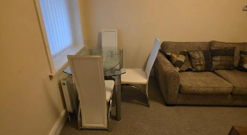 Lovely 2 Bed Flat in Howdon - Image 1