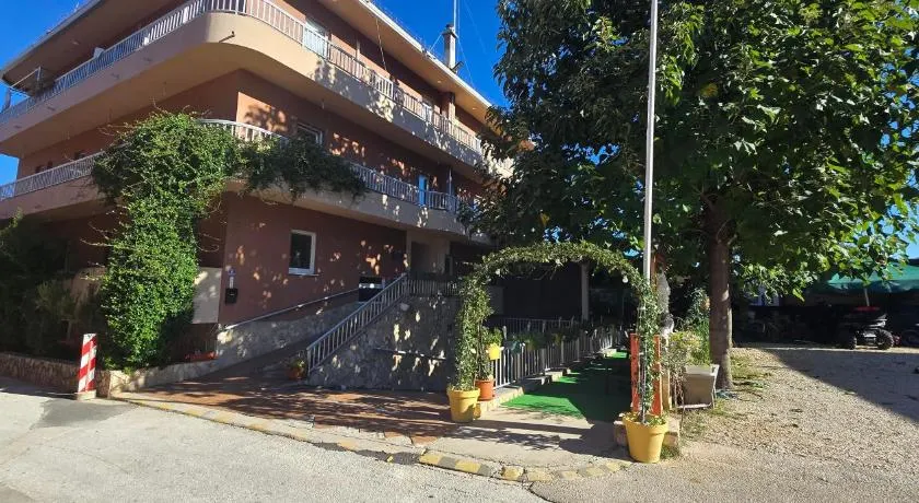 Hotel Sebastian - Image 1