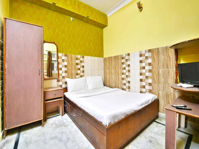 SPOT ON 38133 Hotel Metro - Image 1