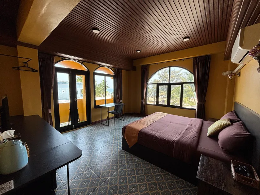 Phoenix Room - Image 1