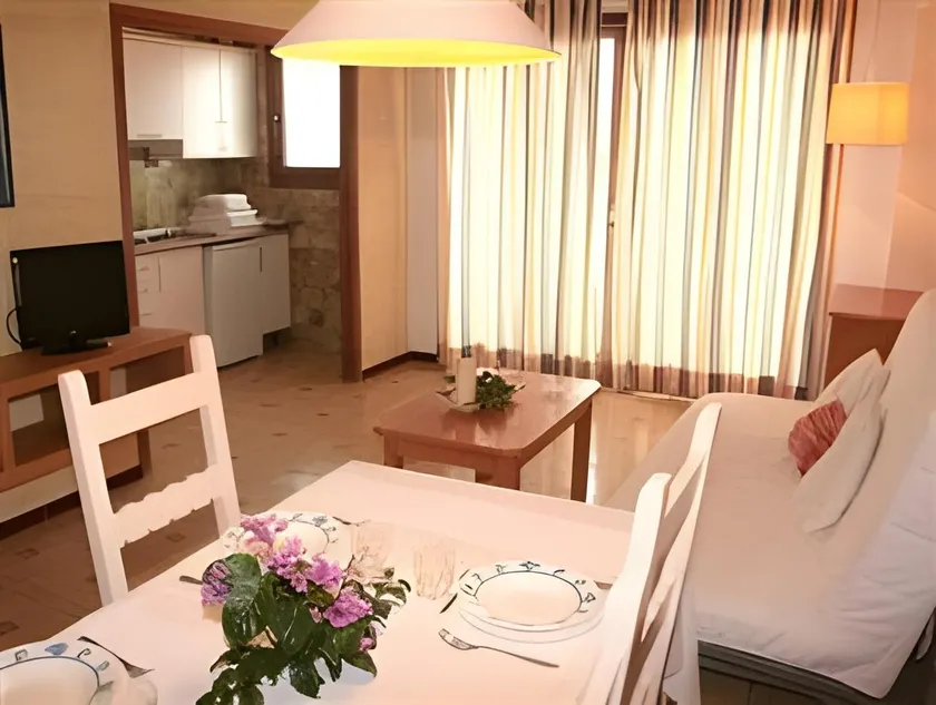 Apartamentos Estanques - Image 1