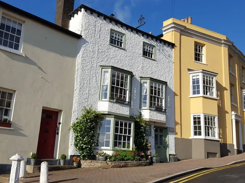 Radcliffe Guest House - Image 1