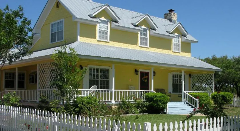 Yellow House B&B - Image 1