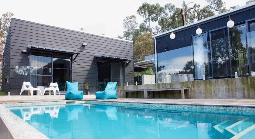 Quenda Guesthouse - Image 1
