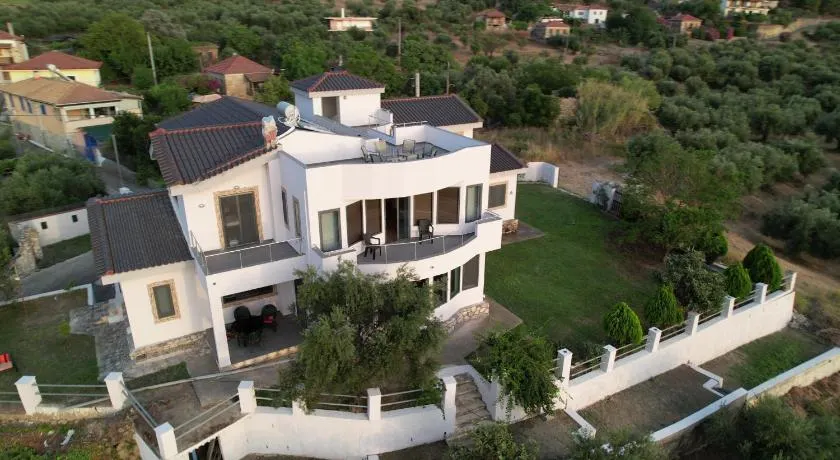Zografos Studios Zacharo Zakharo - Image 1
