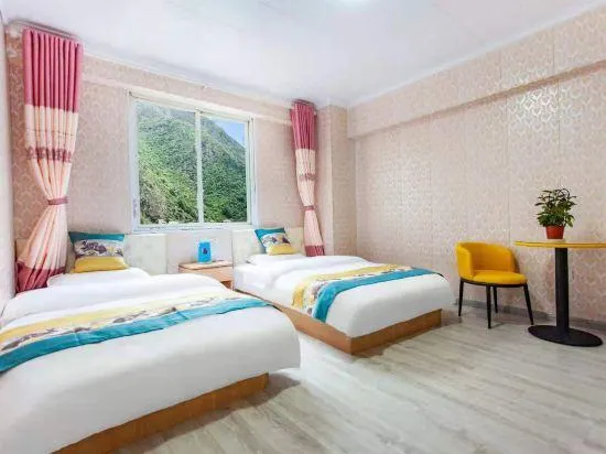 Sun Valley Business Hotel - Image 1