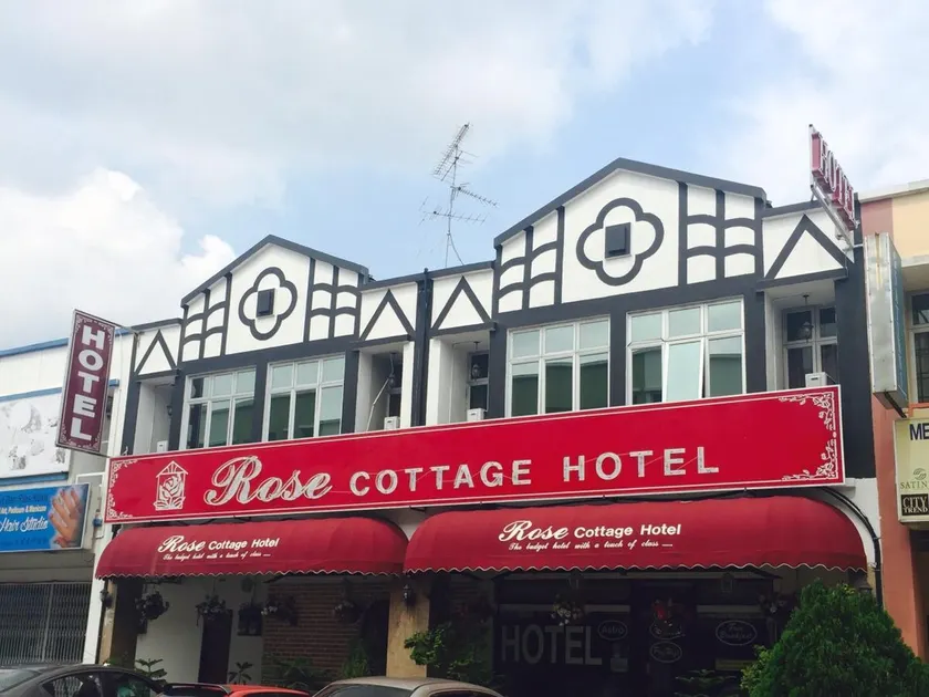 Rose Cottage Hotel Taman Daya - Image 1
